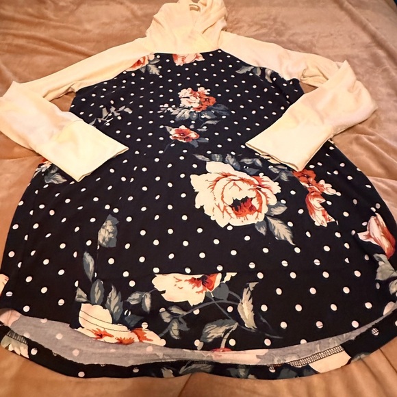 LuLaRoe Tops - Lularoe polka dot floral Amber hoodie M